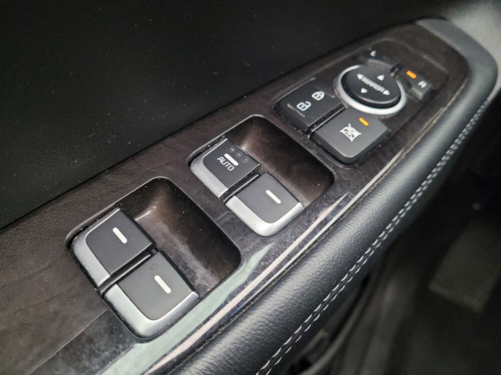 2018 Kia Sorento in Downey, CA 90241 - 18090806 27