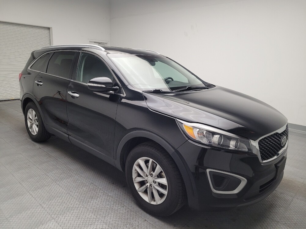 2018 Kia Sorento in Downey, CA 90241 - 18090806 13