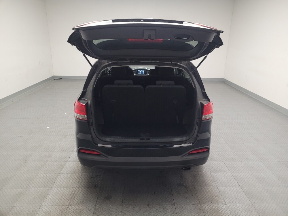 2018 Kia Sorento in Downey, CA 90241 - 18090806 29