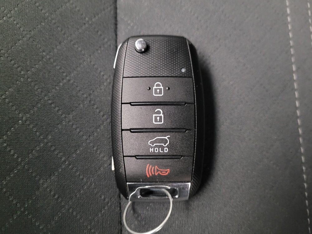 2018 Kia Sorento in Downey, CA 90241 - 18090806 32