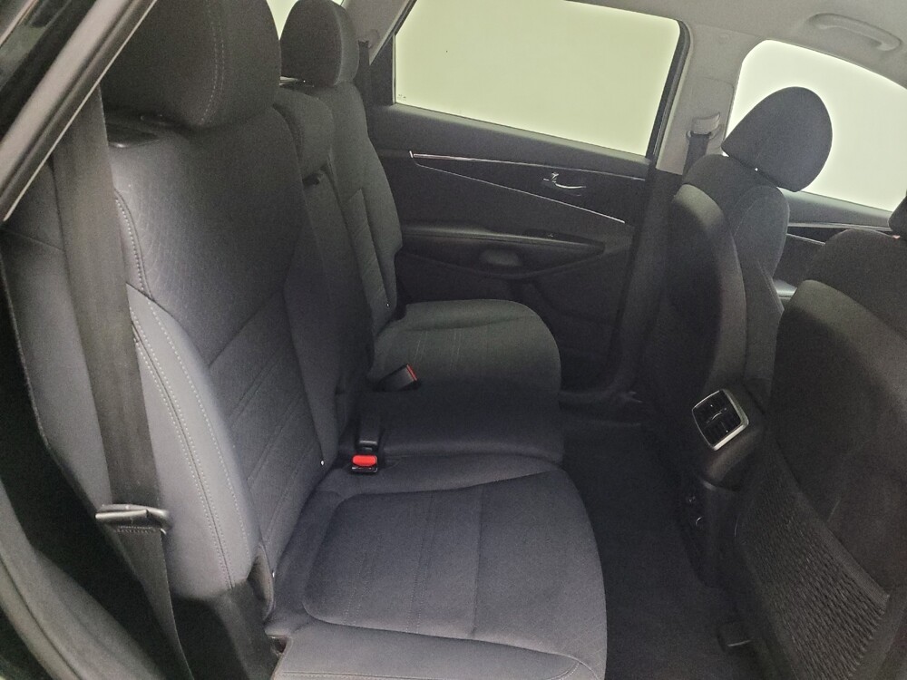 2018 Kia Sorento in Downey, CA 90241 - 18090806 19