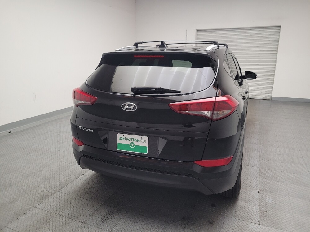 2017 Hyundai Tucson in Bakersfield, CA 93309 - 18090810 7