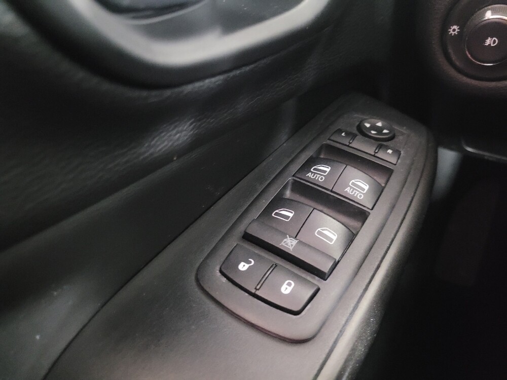 2020 Jeep Cherokee in Jackson, MS 39211 - 18090831 27