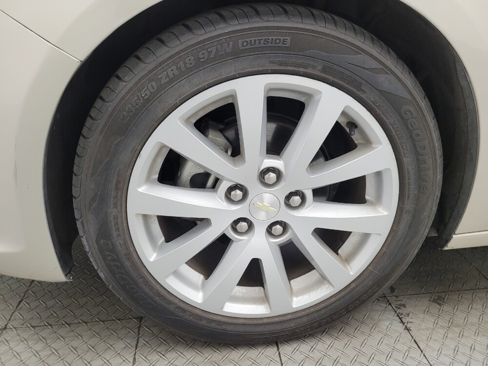 2014 Chevrolet Malibu in Chandler, AZ 85225 - 18090845 31