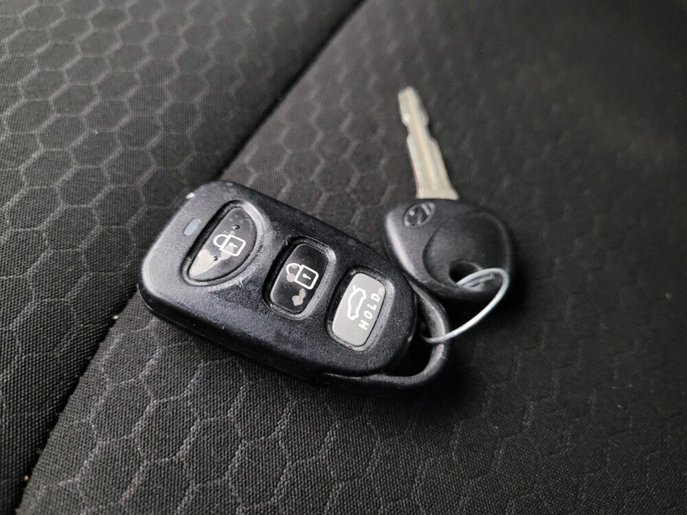 2020 Hyundai Elantra in Chandler, AZ 85225 - 18090846 32