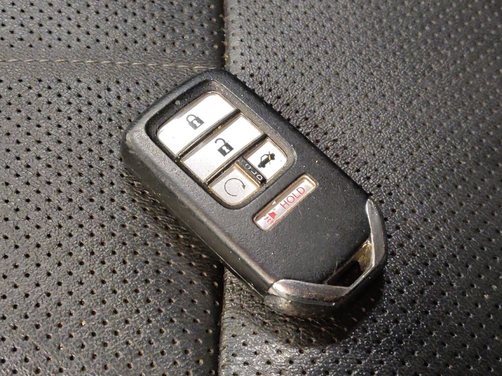 2020 Honda Accord in Glendale, AZ 85301 - 18090850 32