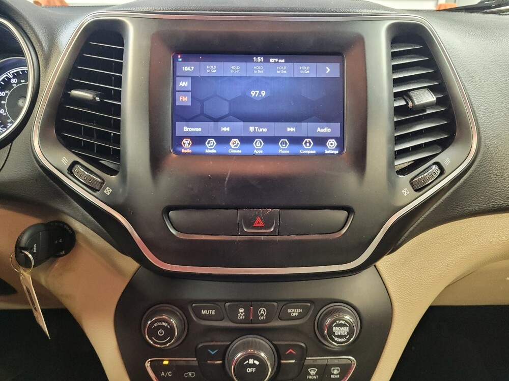 2020 Jeep Cherokee in Tallahassee, FL 32304 - 18090861 24