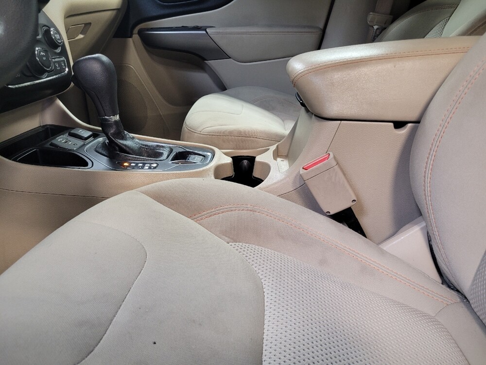 2020 Jeep Cherokee in Tallahassee, FL 32304 - 18090861 25