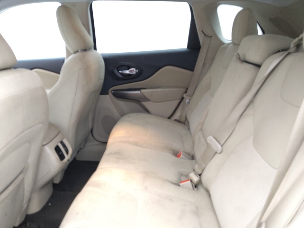 2020 Jeep Cherokee in Tallahassee, FL 32304 - 18090861 17