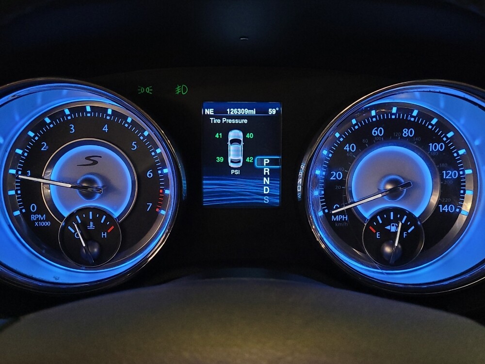 2013 Chrysler 300 in Jacksonville, FL 32210 - 18090865 23