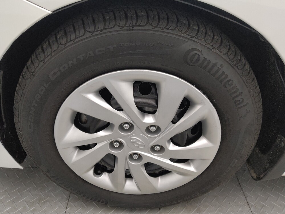 2020 Hyundai Elantra in Gastonia, NC 28056 - 18090875 31