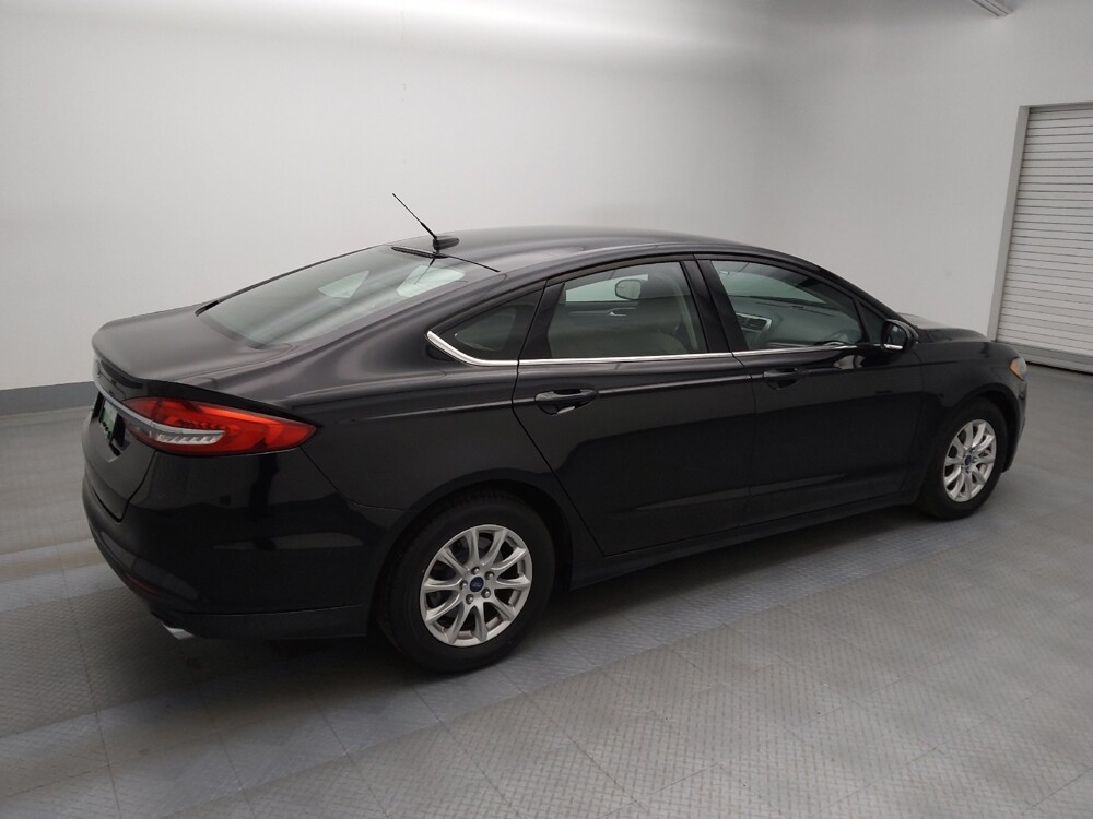 2018 Ford Fusion in Wichita, KS 67207 - 18090882 10
