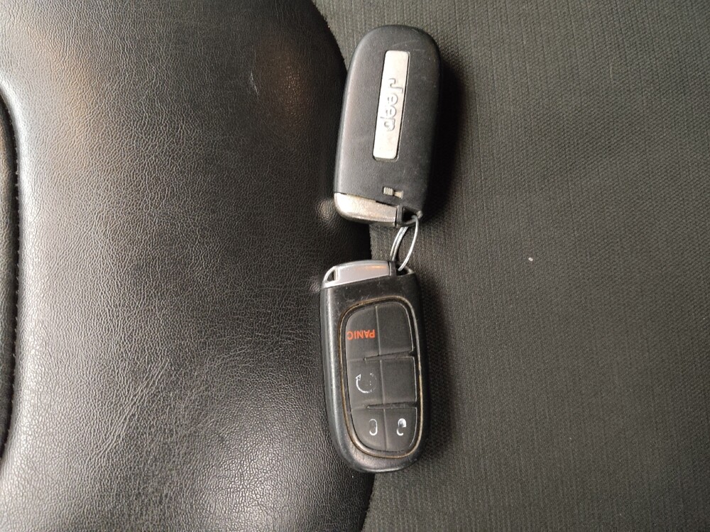 2021 Jeep Cherokee in Gladstone, MO 64118 - 18090904 32