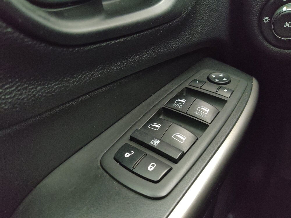 2019 Jeep Cherokee in Midlothian, IL 60445 - 18090907 27