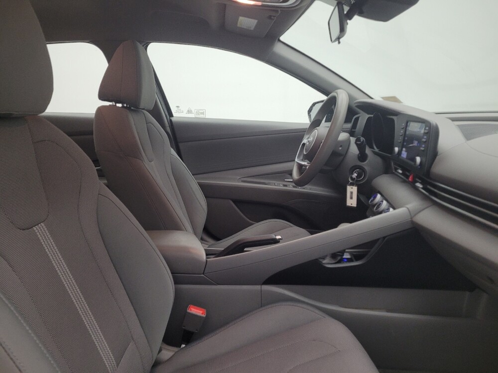 2021 Hyundai Elantra in Maple Heights, OH 44137 - 18090917 21