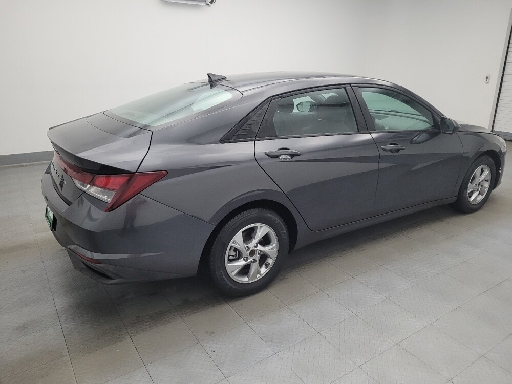 2021 Hyundai Elantra in Maple Heights, OH 44137 - 18090917 10