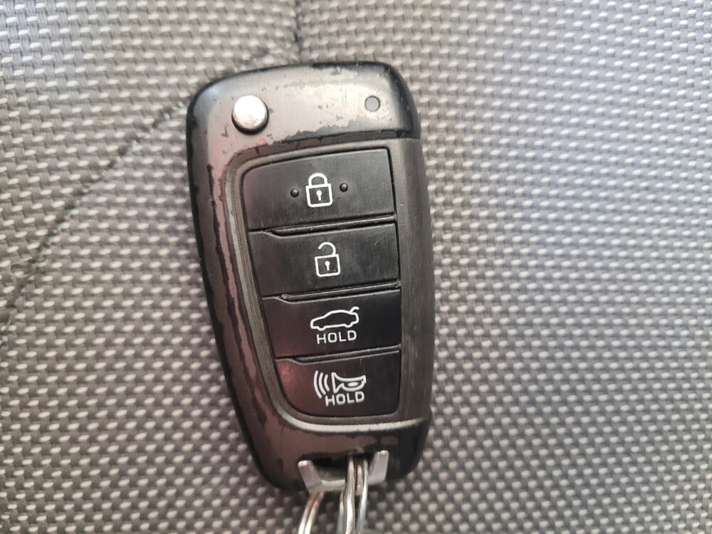 2021 Hyundai Elantra in Maple Heights, OH 44137 - 18090917 32