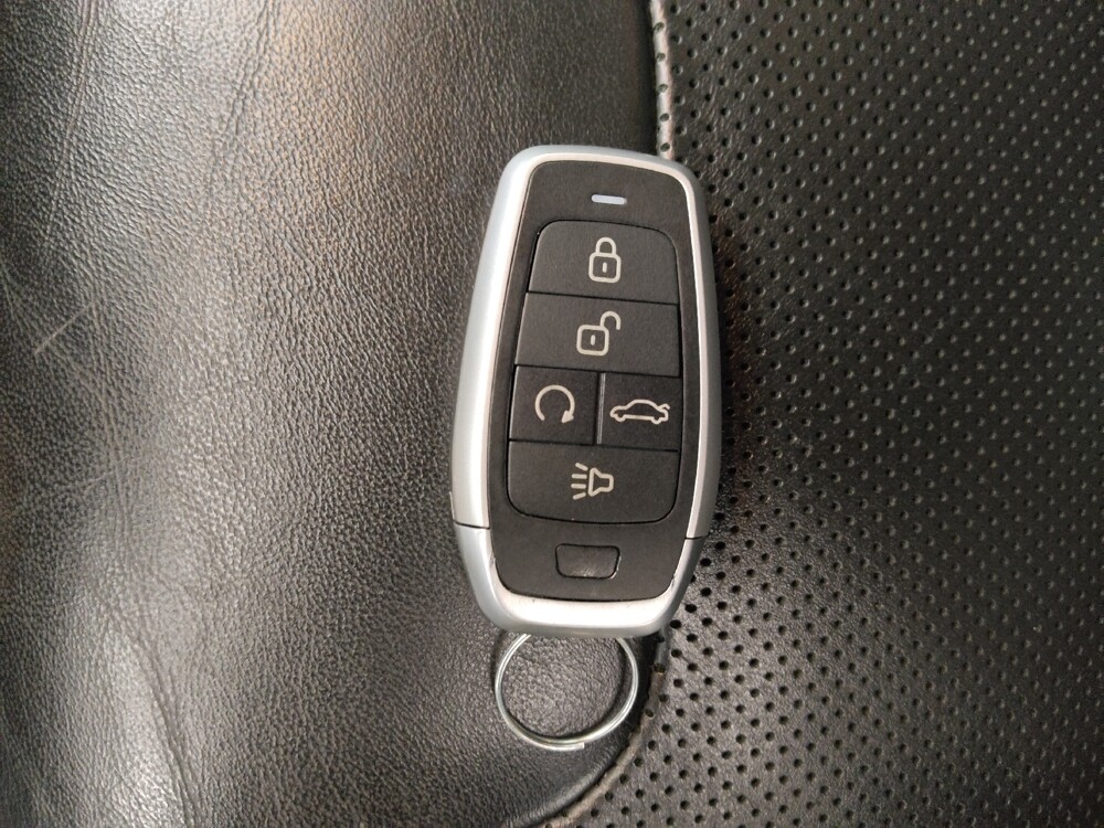 2019 Jeep Cherokee in Wichita, KS 67207 - 18090930 32