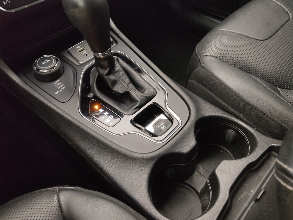 2019 Jeep Cherokee in Wichita, KS 67207 - 18090930 26