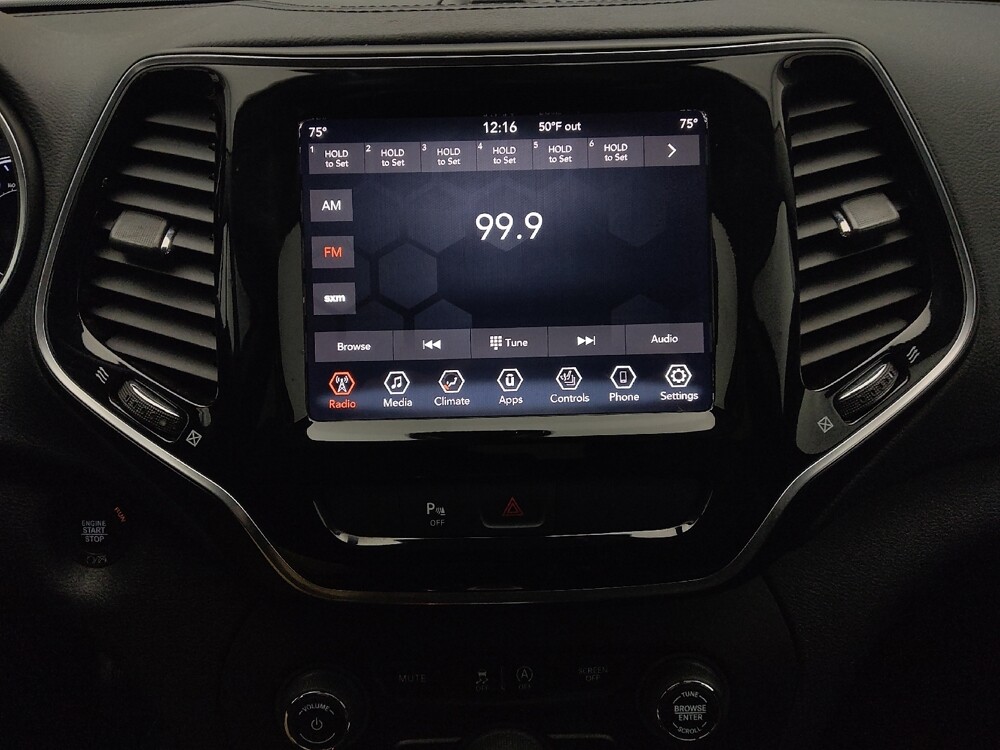 2019 Jeep Cherokee in Wichita, KS 67207 - 18090930 25