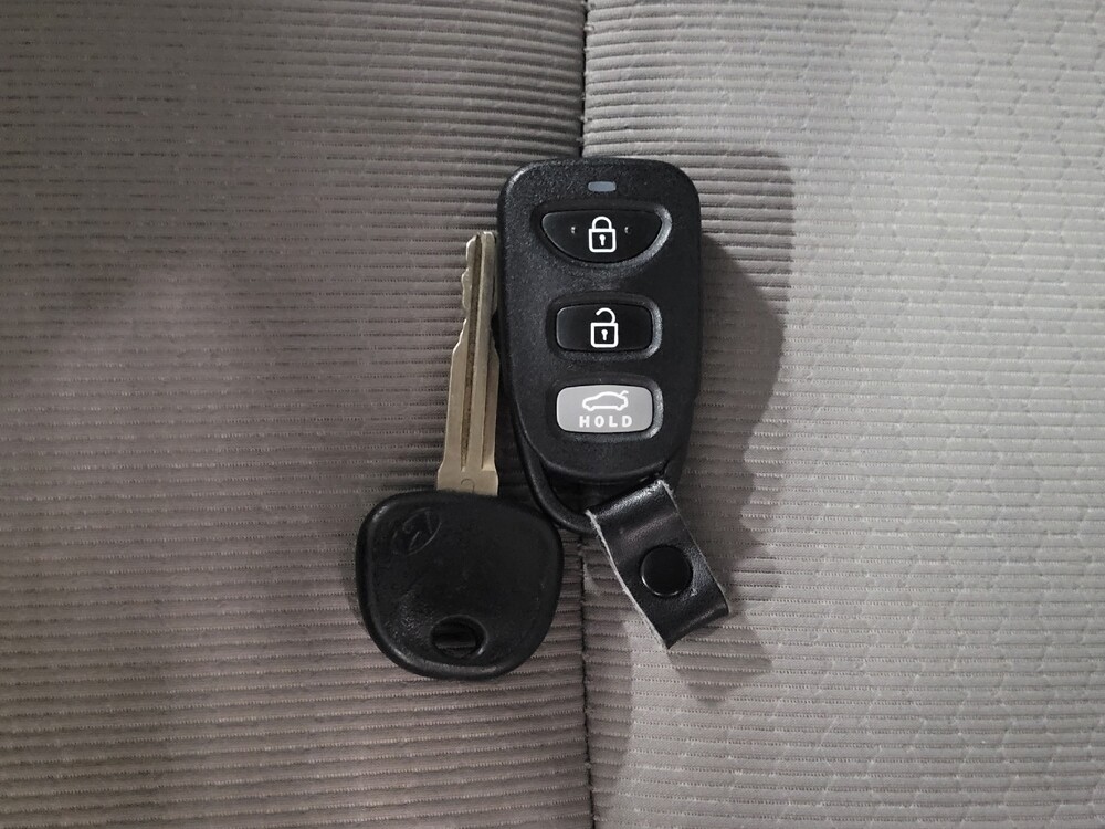 2017 Hyundai Elantra in Columbia, SC 29210 - 18090971 32