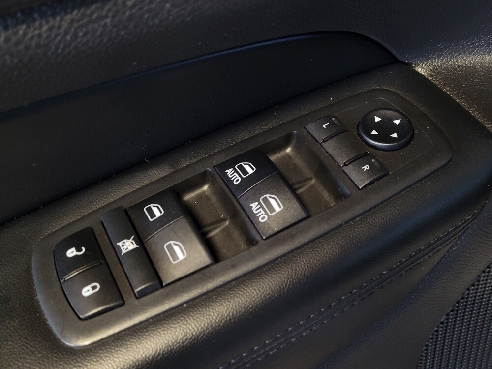 2018 Jeep Grand Cherokee in Jacksonville, FL 32210 - 18090975 27