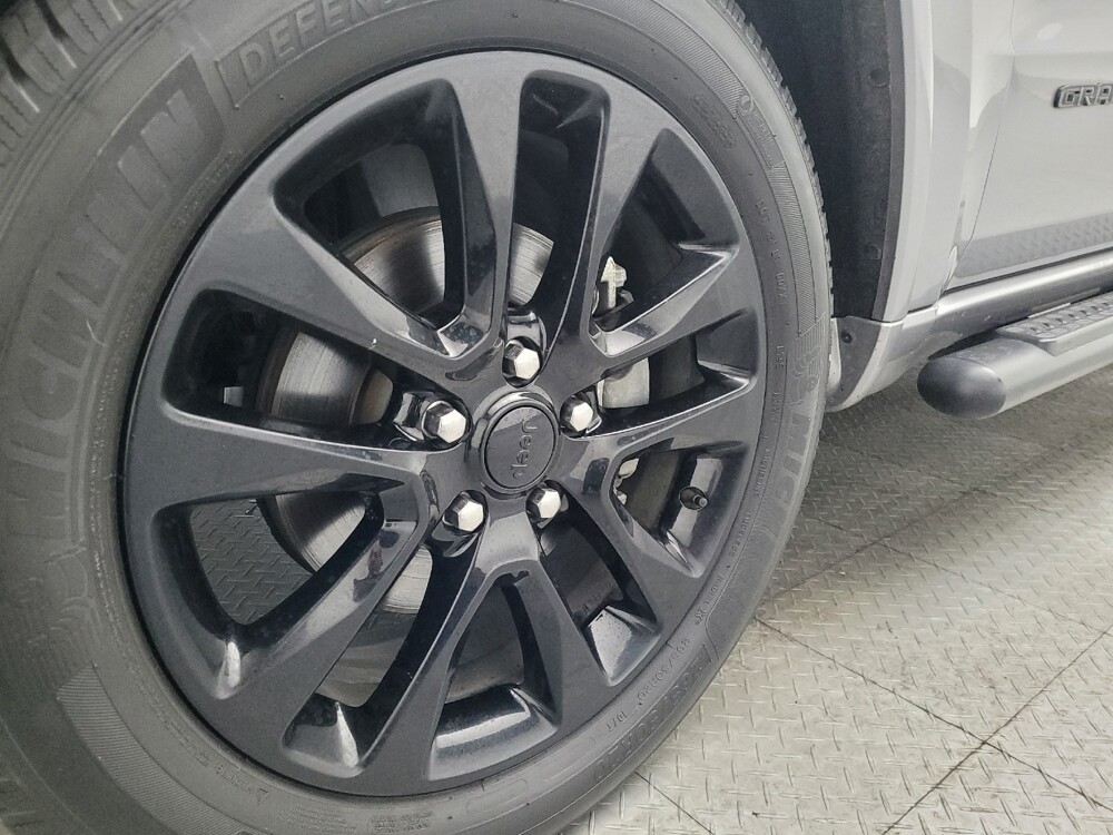 2018 Jeep Grand Cherokee in Jacksonville, FL 32210 - 18090975 31