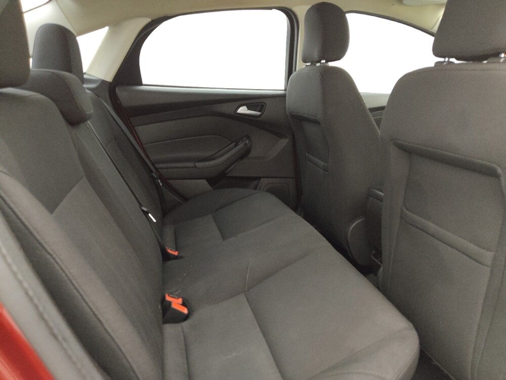 2016 Ford Focus in Tallahassee, FL 32304 - 18090979 19