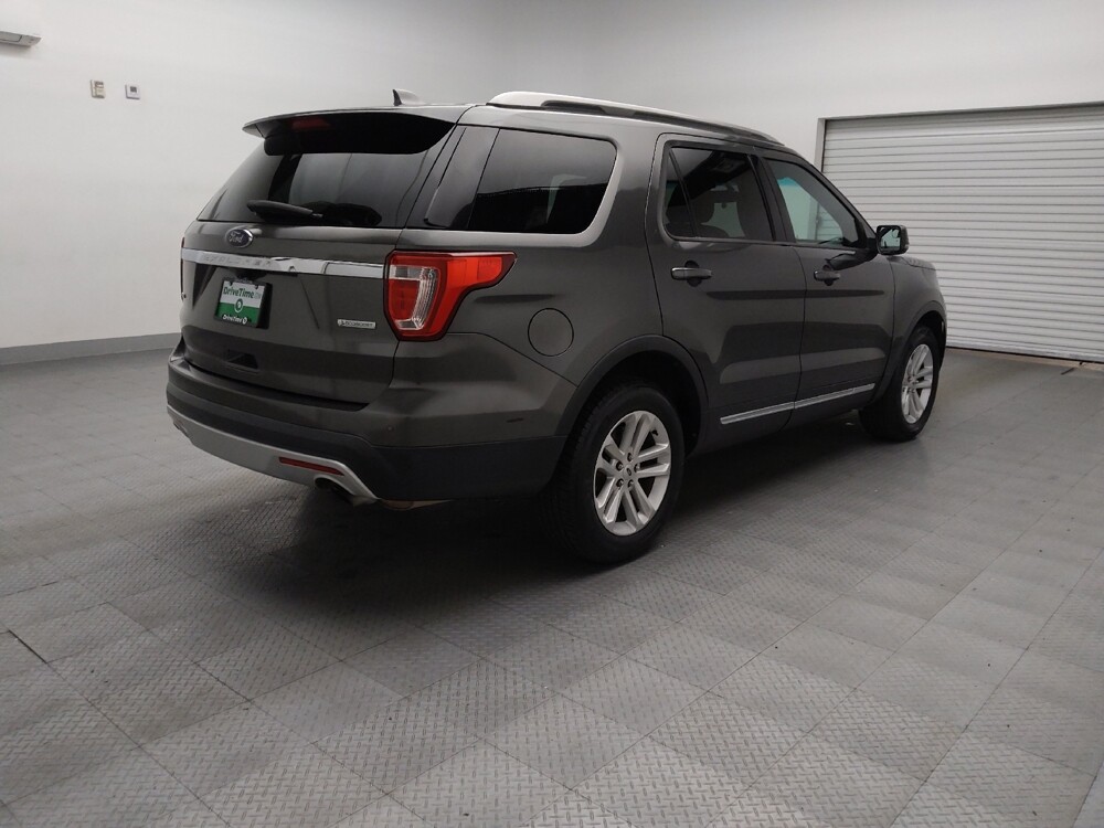 2016 Ford Explorer in Oklahoma City, OK 73139 - 18090994 9