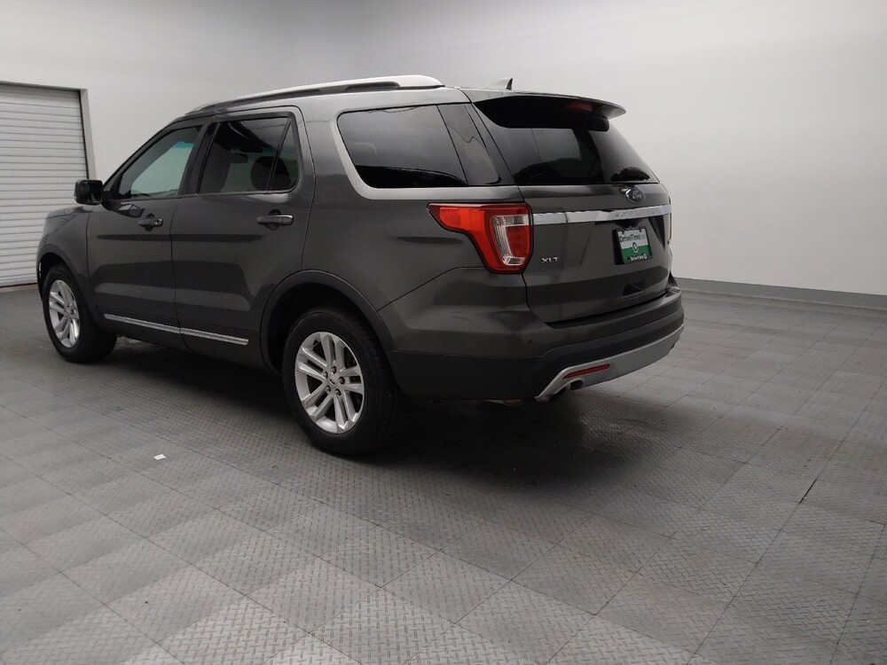 2016 Ford Explorer in Oklahoma City, OK 73139 - 18090994 5