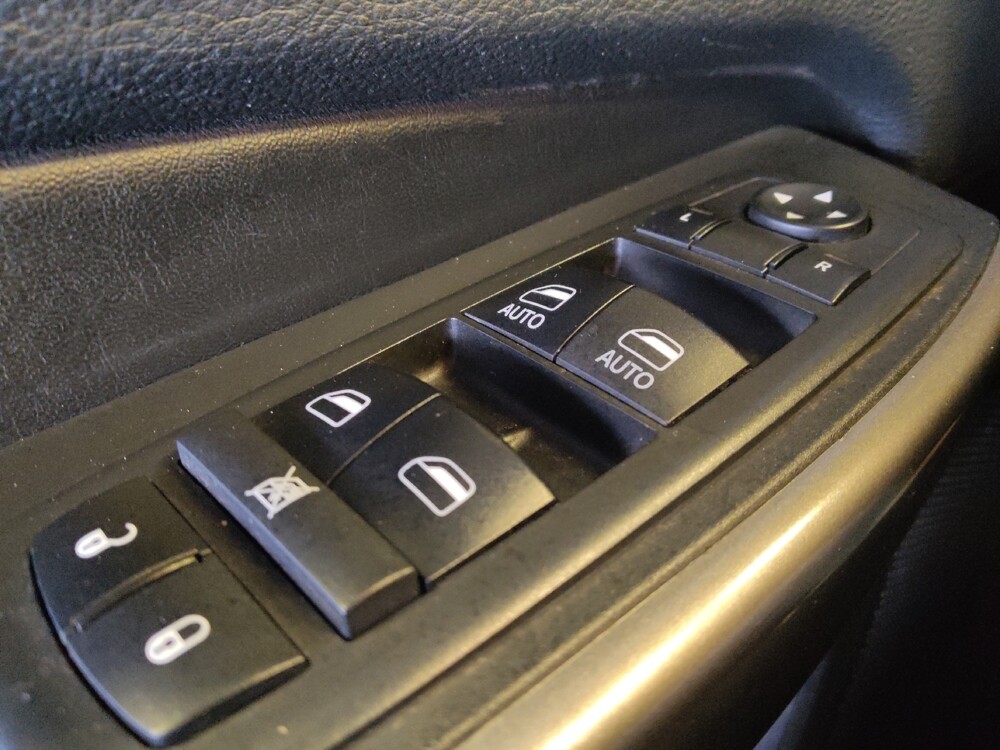 2019 Jeep Cherokee in Tucson, AZ 85705 - 18090998 27