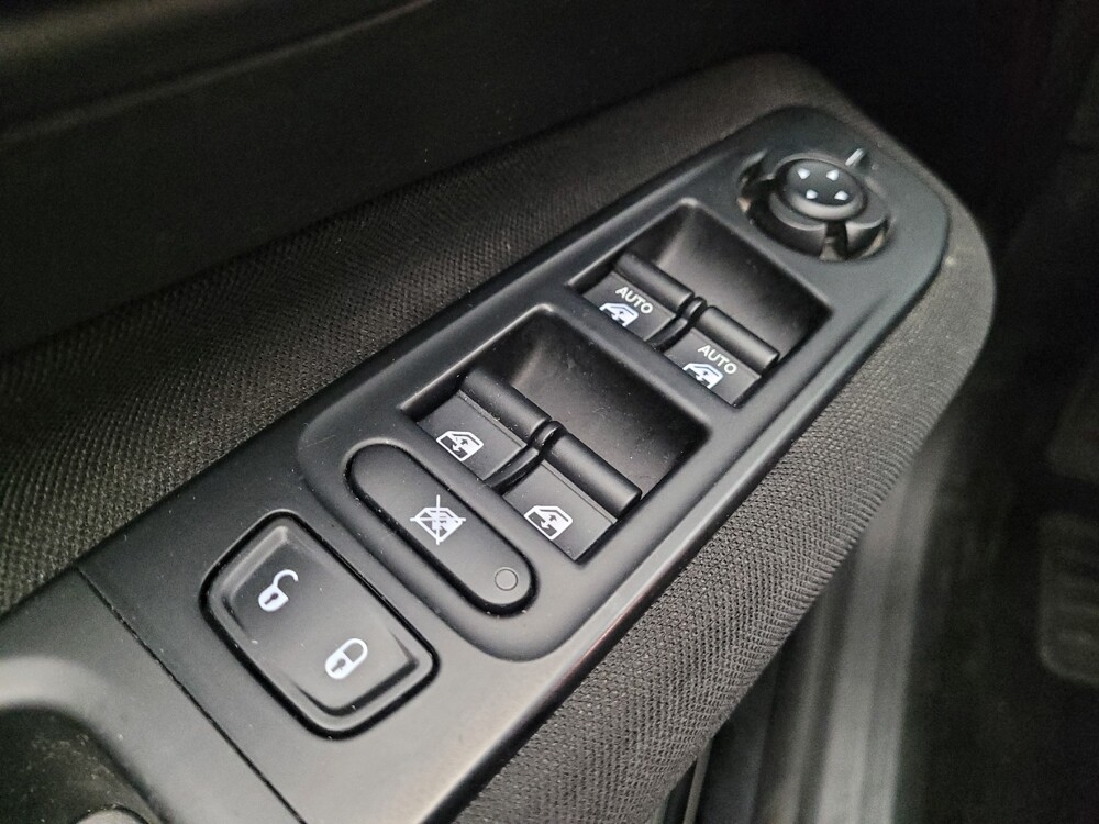 2020 Jeep Renegade in Riverside, CA 92504 - 18091022 27