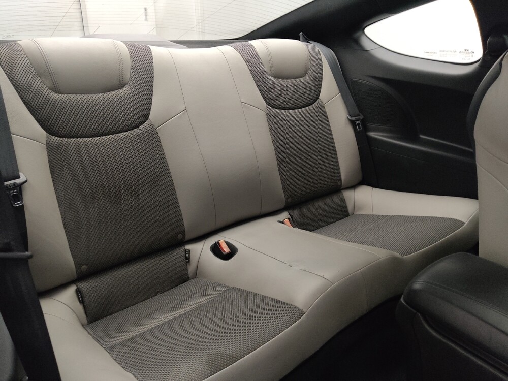 2014 Hyundai Genesis Coupe in Chattanooga, TN 37421 - 18091023 19