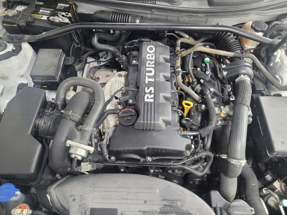 2014 Hyundai Genesis Coupe in Chattanooga, TN 37421 - 18091023 30