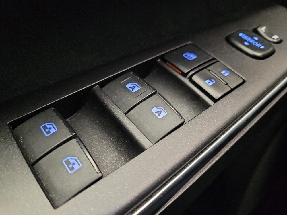 2017 Toyota Camry in Downey, CA 90241 - 18091048 27