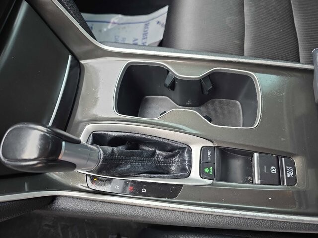 2018 Honda Accord in Knoxville, TN 37912 - 18091084 8