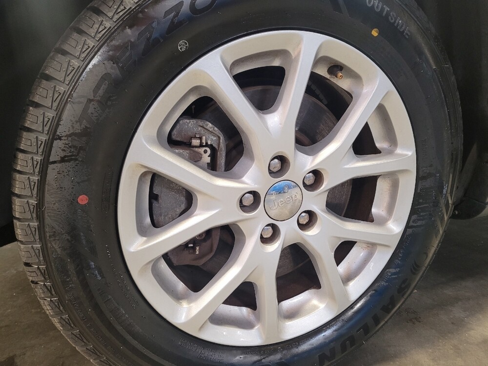 2016 Jeep Cherokee in Downey, CA 90241 - 18091098 31