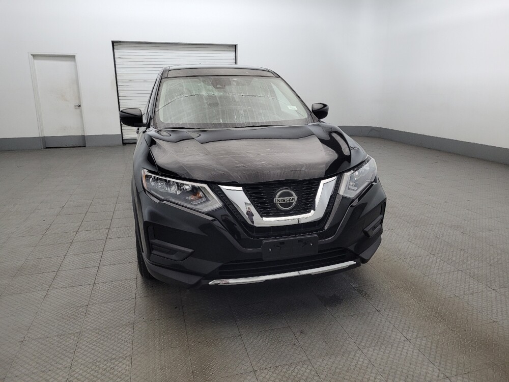 2018 Nissan Rogue in Pittsburgh, PA 15236 - 18091102 14
