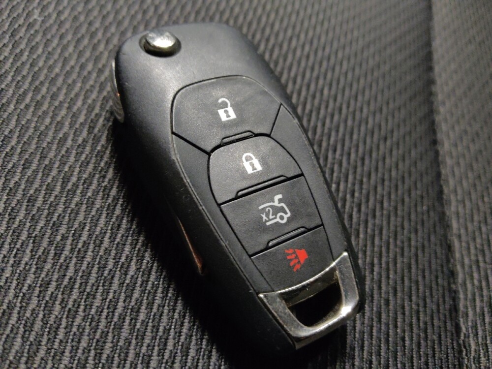 2017 Chevrolet Cruze in Mesa, AZ 85210 - 18091103 32