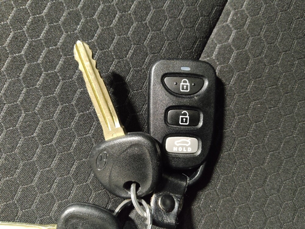 2019 Hyundai Elantra in El Paso, TX 79907 - 18091125 32