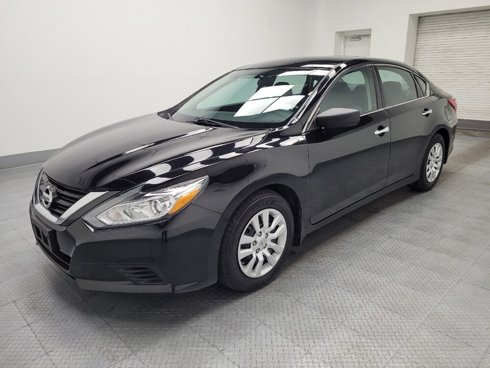 2017 Nissan Altima in Las Vegas, NV 89104 - 18091149 2