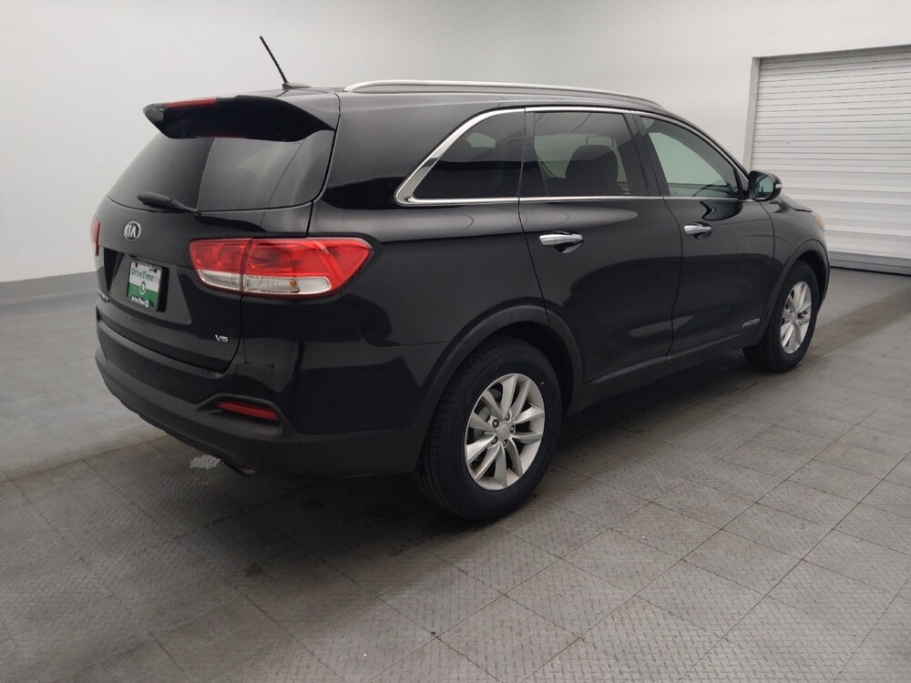 2017 Kia Sorento in Gainesville, FL 32609 - 18091172 9