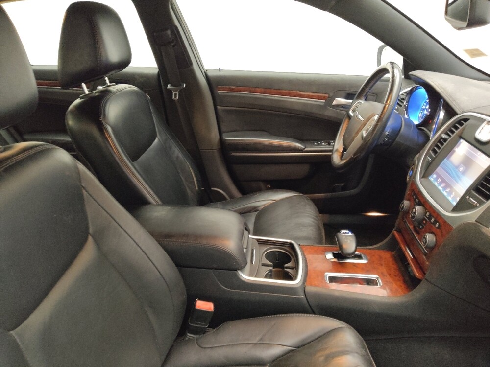 2013 Chrysler 300 in Midlothian, IL 60445 - 18091174 21