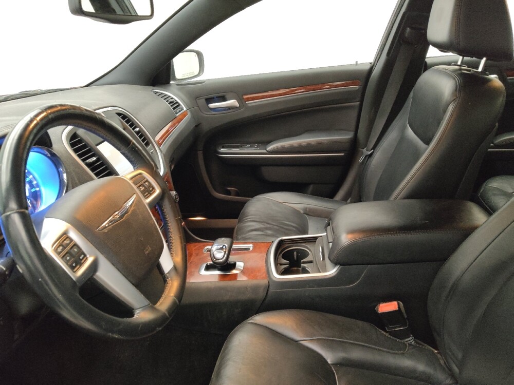2013 Chrysler 300 in Midlothian, IL 60445 - 18091174 17