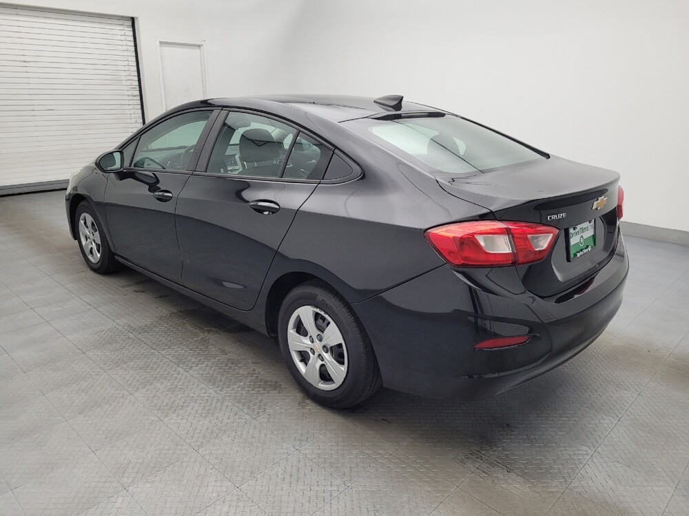 2018 Chevrolet Cruze in Fayetteville, NC 28304 - 18091189 3