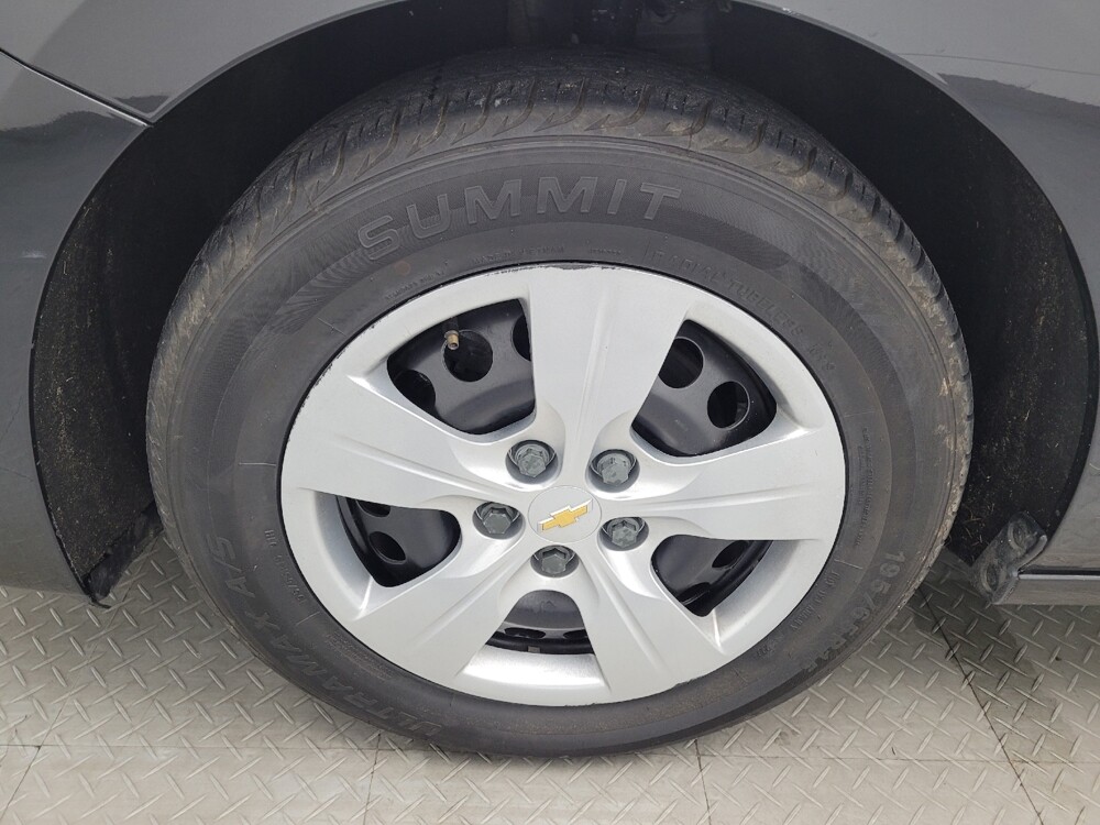 2018 Chevrolet Cruze in Fayetteville, NC 28304 - 18091189 31