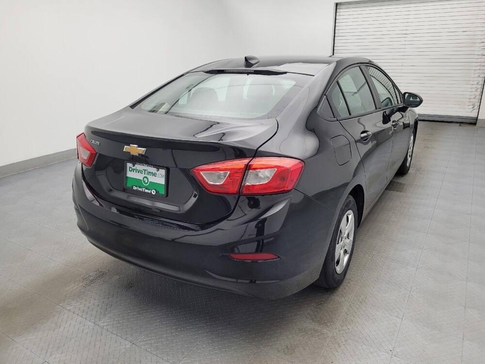 2018 Chevrolet Cruze in Fayetteville, NC 28304 - 18091189 9