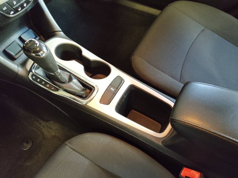 2018 Chevrolet Cruze in Fayetteville, NC 28304 - 18091189 26