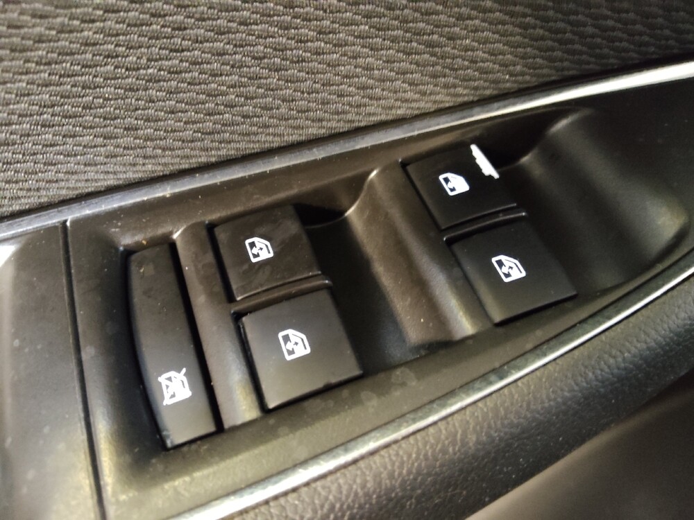 2018 Chevrolet Cruze in Fayetteville, NC 28304 - 18091189 27