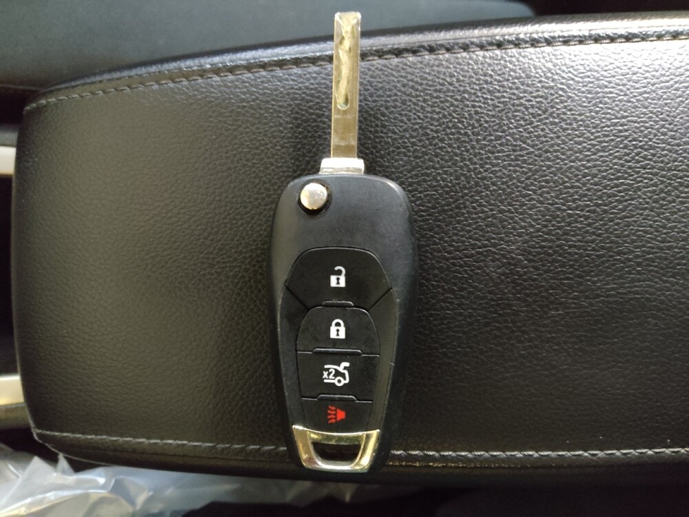 2018 Chevrolet Cruze in Fayetteville, NC 28304 - 18091189 32